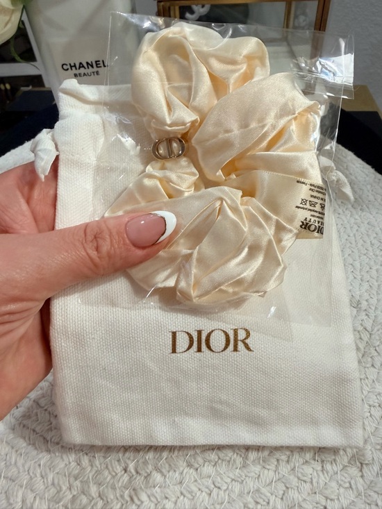 Dior Beauty- Compliments Accessories - Dior Beaute Ivory Satin Scrunchie with Gold CD Charm in a Dior Dust Bag❣️✨
